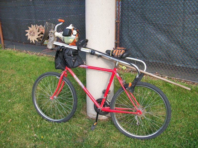 Bicycle Standing Stihl JPG Image